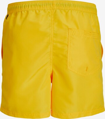 JACK & JONES Badeshorts 'FIJI' in Gelb