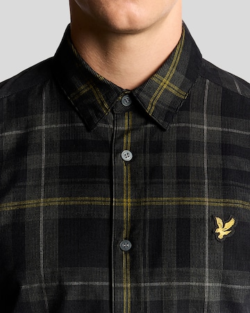 Lyle & Scott Comfort fit Overhemd 'Tartan Corduroy' in Zwart