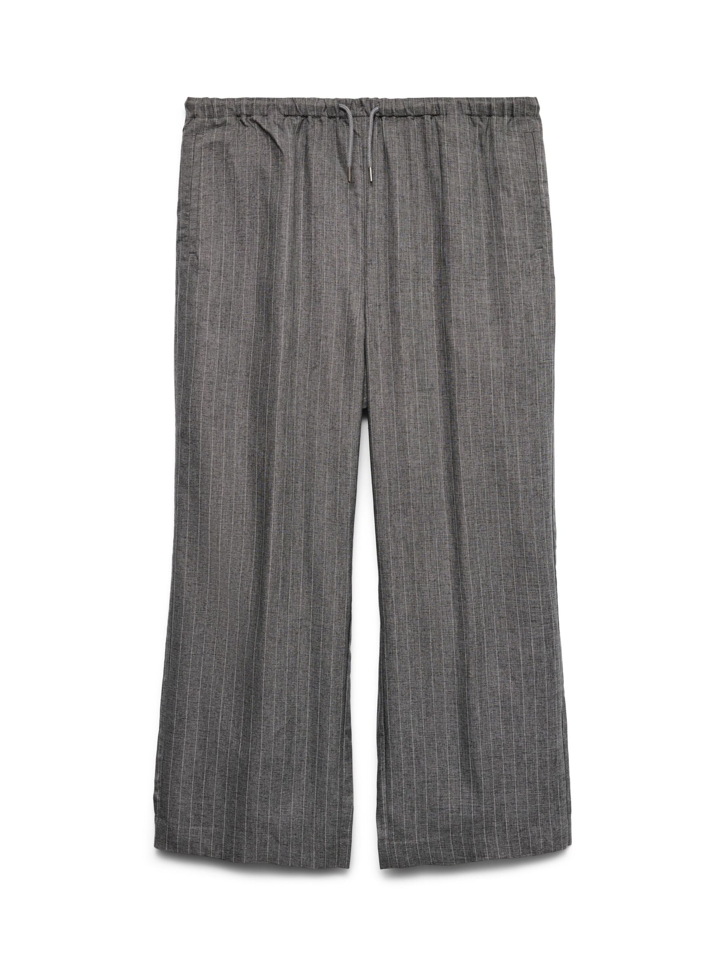 Vero Moda Curve Regular Trousers in Grey: front