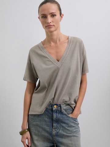 Scalpers Koszulka ' Skullv' w kolorze brązowy