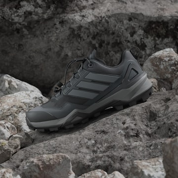 ADIDAS TERREX Półbuty 'Skychaser' w kolorze czarny