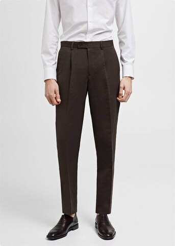 MANGO MAN Regular Pleat-Front Pants 'Amalfip' in Brown: front