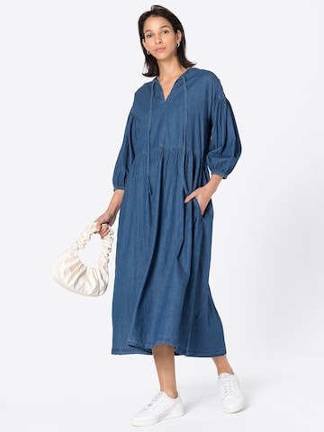 Warehouse Kleid in Blau