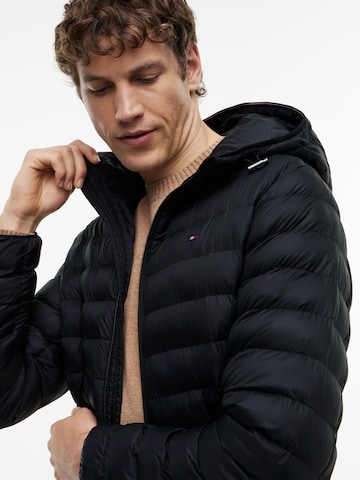 TOMMY HILFIGER - Chaqueta de entretiempo en negro