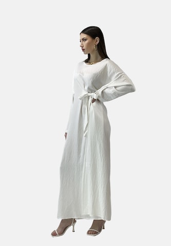 Elara Kjole i hvid