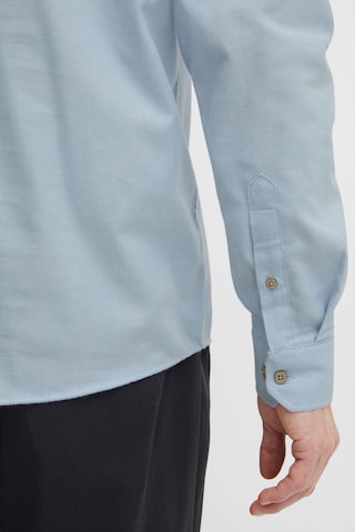 !Solid Regular fit Button Up Shirt in Blue