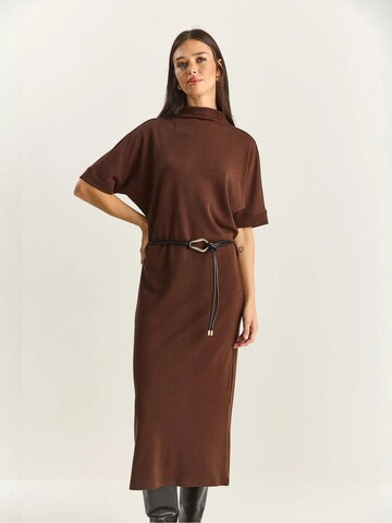 Bianco Lucci - Vestido em castanho: frente