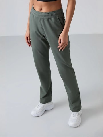 Tommy Life Regular Workout Pants in Green