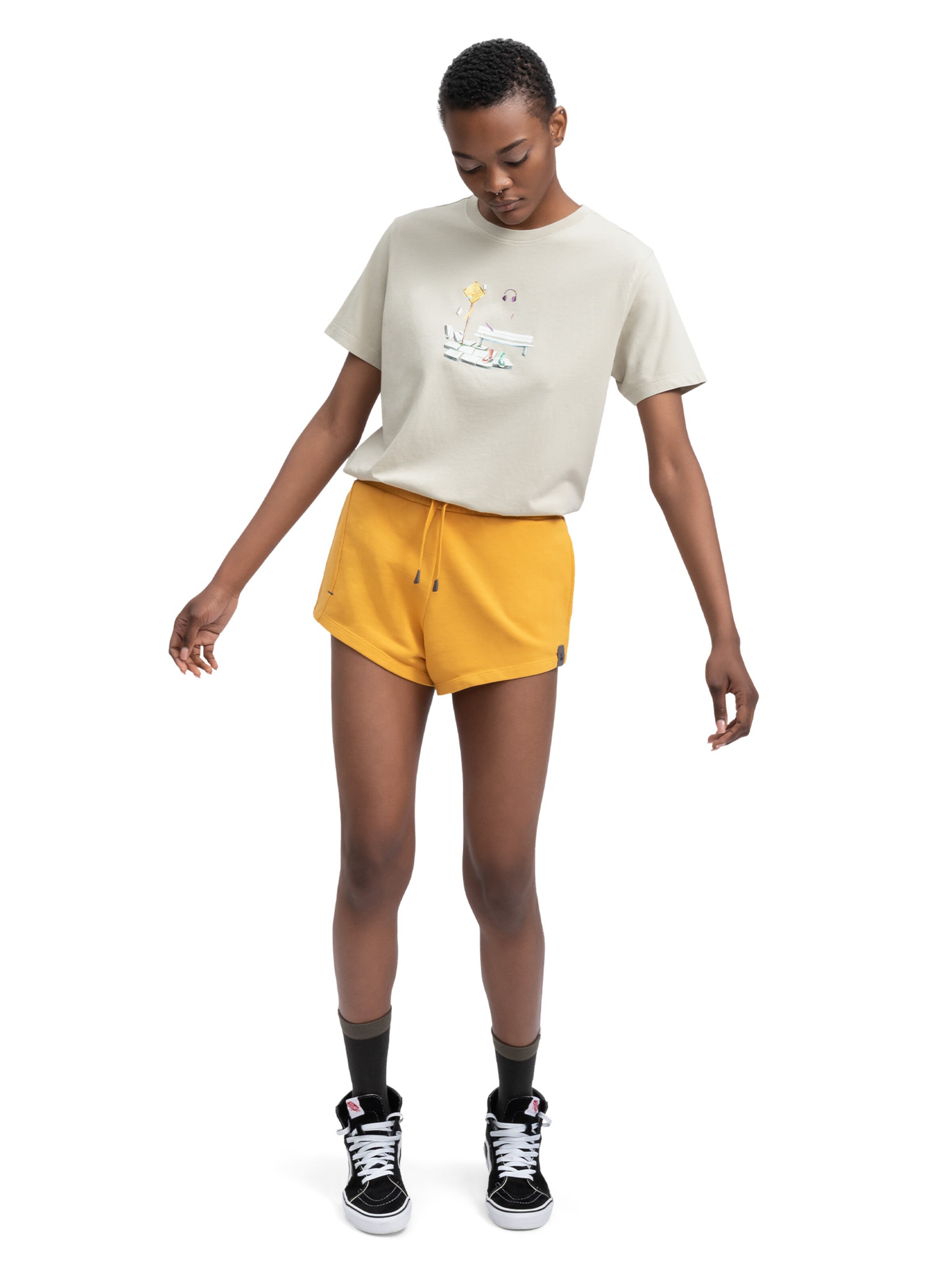 Maglietta 'Yuvica' di Kaft in beige