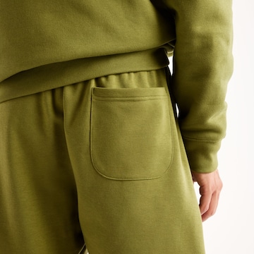 new balance Regular Shorts 'Essentials' in Grün