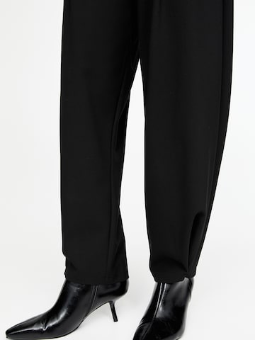 Loosefit Pantalon à pince Pull&Bear en noir
