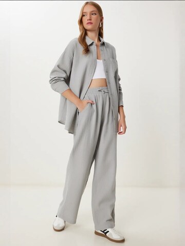 Completo pantalone di Happiness İstanbul in grigio