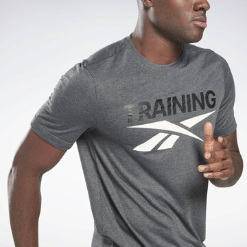 Reebok Loose fit Performance Shirt in Grey