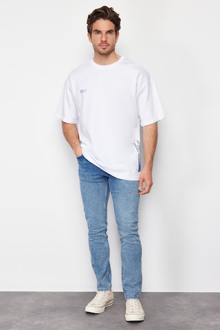 Trendyol - Camiseta en blanco