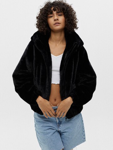 Veste mi-saison Pull&Bear en noir : devant