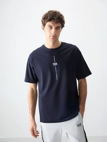 Tommy Life Shirt in Blue: front