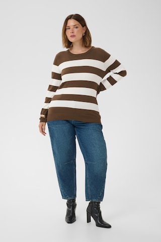 KAFFE CURVE Sweter 'Lizzy ' w kolorze brązowy