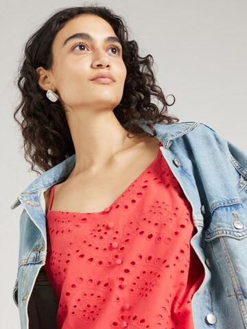 Top 'PCVILDE' di PIECES in rosso