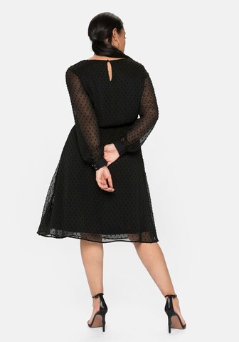 SHEEGO Koktejl obleka | črna barva