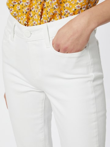 Coupe slim Jean 'Skyline' PAIGE en blanc