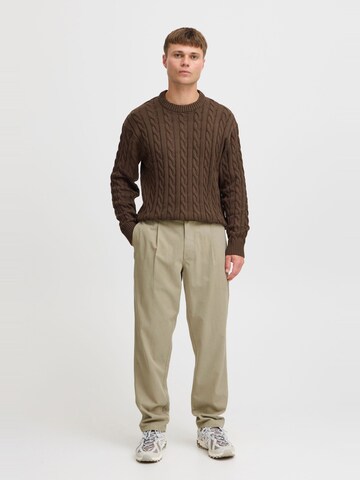!Solid - Tapered Pantalón plisado 'Moose Liam' en beige: frente