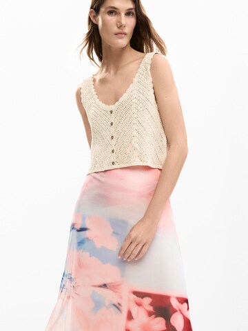 Rochie de la Desigual pe roșu