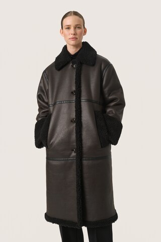 SOAKED IN LUXURY Vinterfrakke 'Elora ' i sort: forside