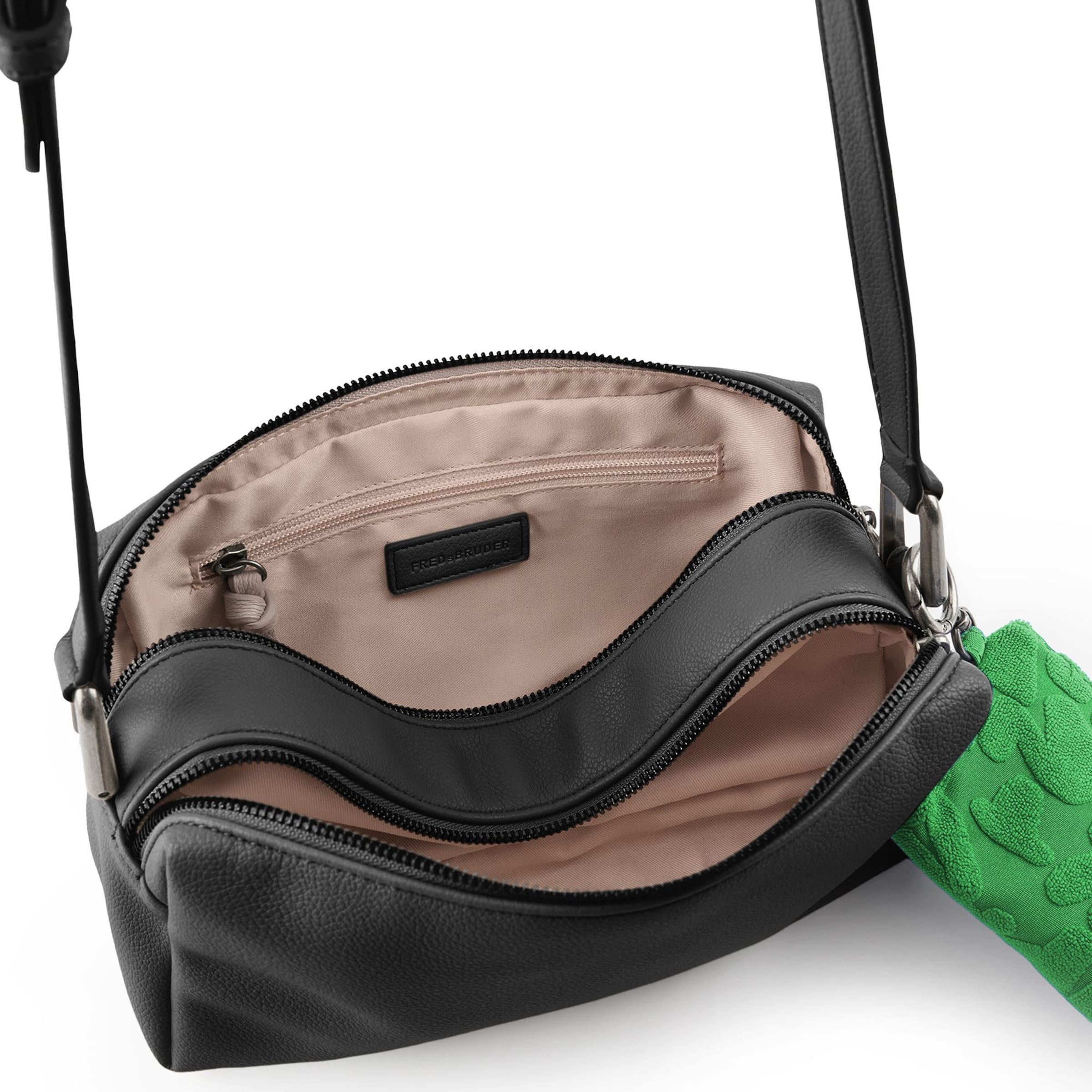 Sac à bandoulière 'Color Kiss' FREDsBRUDER en noir