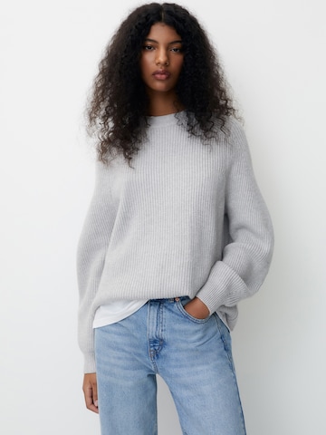 Pull&Bear Sweater in Grey: front