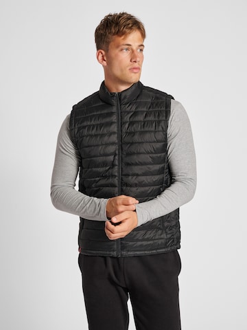 Hummel Vest in Black: front