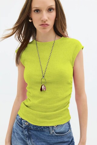 No Matter What Shirt in Grün: Vorderseite