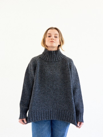 KOPYTO Oversizepullover 'TAJRA' in Grau: Vorderseite