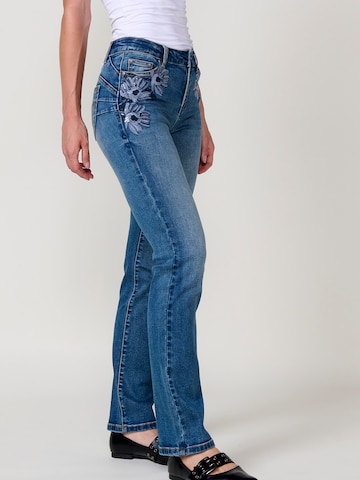 Bootcut Jeans de la KOROSHI pe albastru