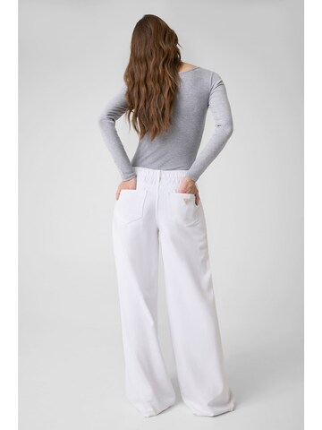 GUESS Wide Leg Jeans in Weiß