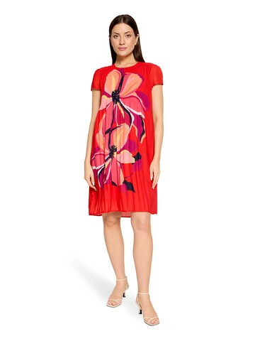 Robe Betty Barclay en rouge : devant
