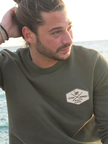 Surf Monkey Sweatshirt in Green