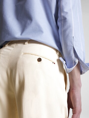 TOMMY HILFIGER Tapered Pleated Pants in Beige