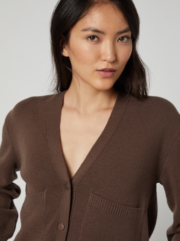 Cardigan 'Luzy' A LOT LESS en marron