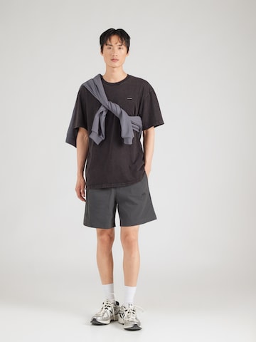 UNDER ARMOUR Performance Shirt in Black