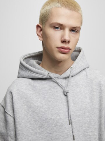 Pull&Bear Sweatshirt in Grau