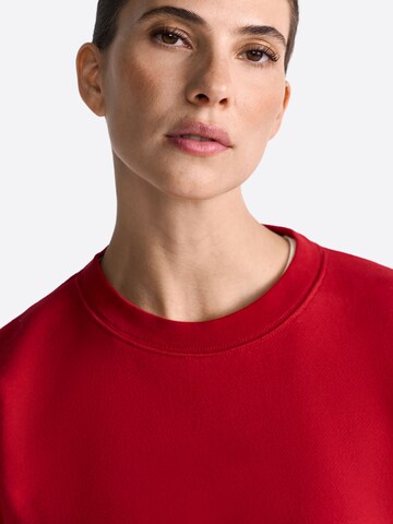 Rich & Royal Sweatshirt in Red