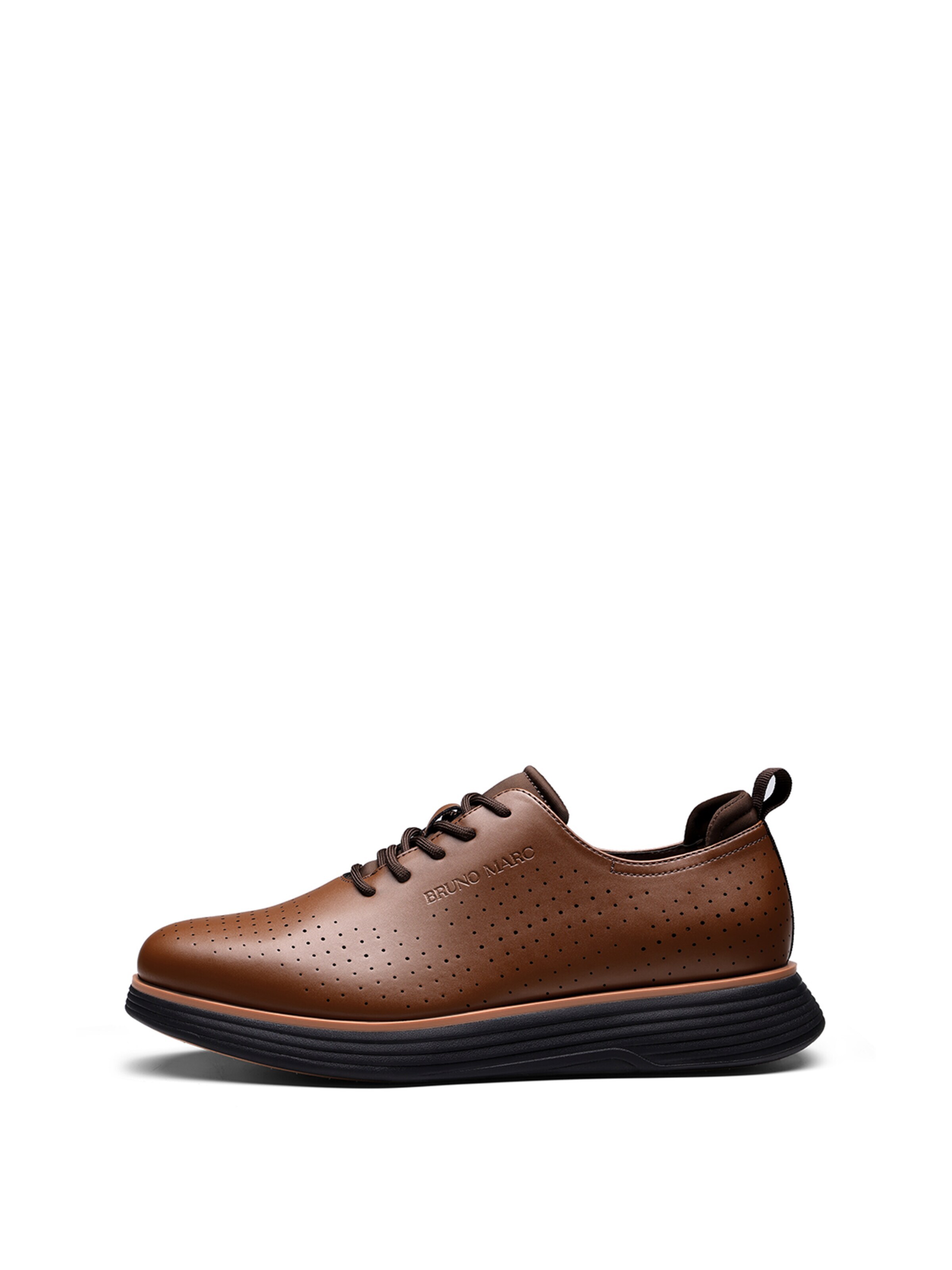Scarpa stringata di Bruno Marc in marrone