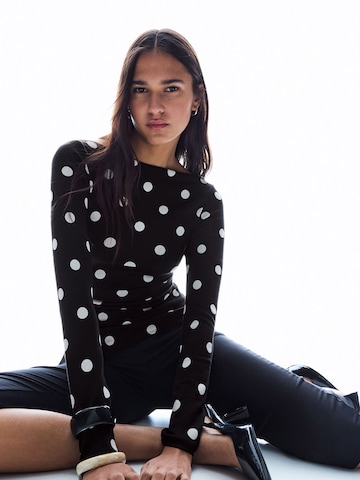 Bershka Shirt in Zwart