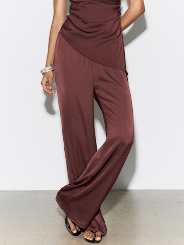 Wide Leg Pantalon Pull&Bear en marron : devant