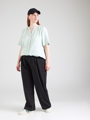 ONLY Carmakoma - Blusa 'CARThyra' en verde