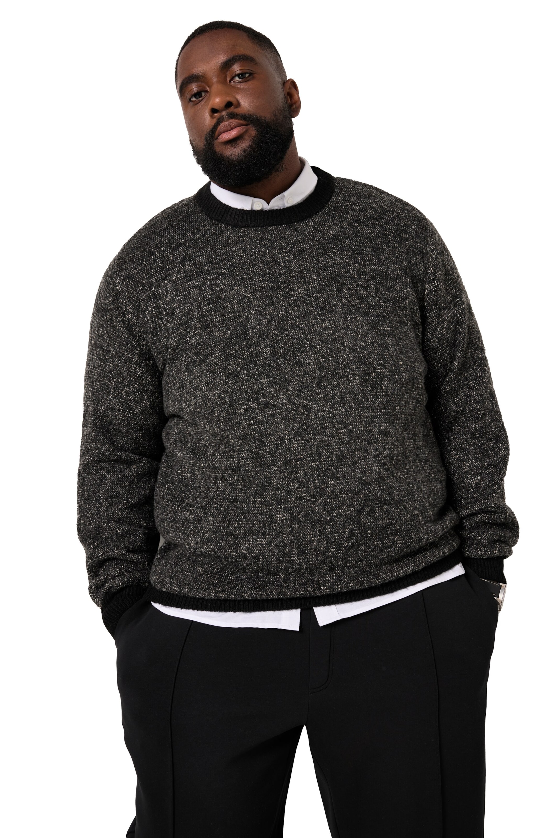 STHUGE Sweater in Black: front