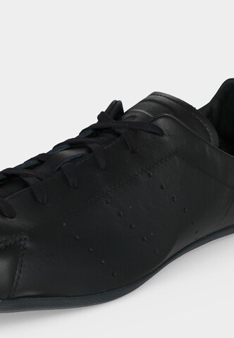 ADIDAS ORIGINALS Matalavartiset tennarit 'STAN SMITH' värissä musta
