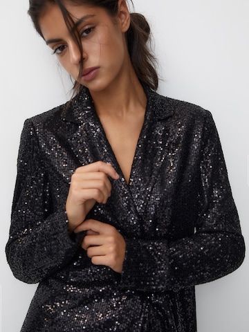 Sacou de la Pull&Bear pe negru