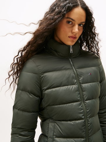 Tommy Jeans Tussenmantel 'Essential' in Groen