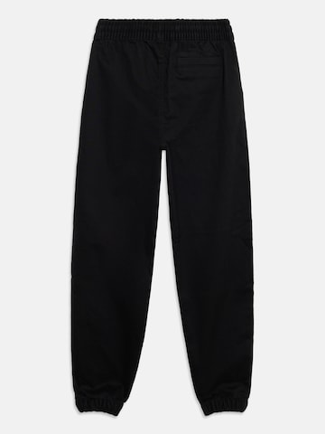 Effilé Pantalon 'ESSENTIAL' Calvin Klein Jeans en noir